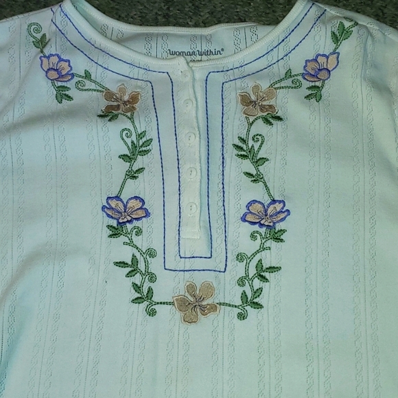 Woman Within Quarter Button Embroidered Chest Detail L (18/20) - Picture 3 of 5